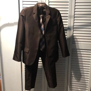 Boy’s suit size 10